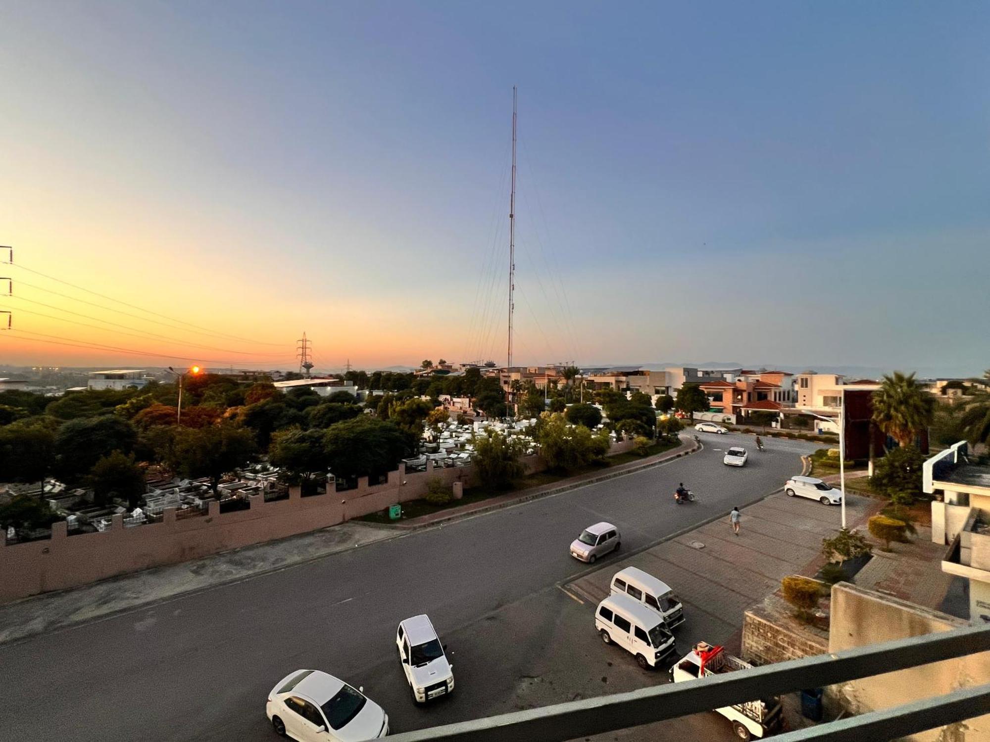 Comfortable Rental Apartments In Bahria Town Rawalpindi Esterno foto