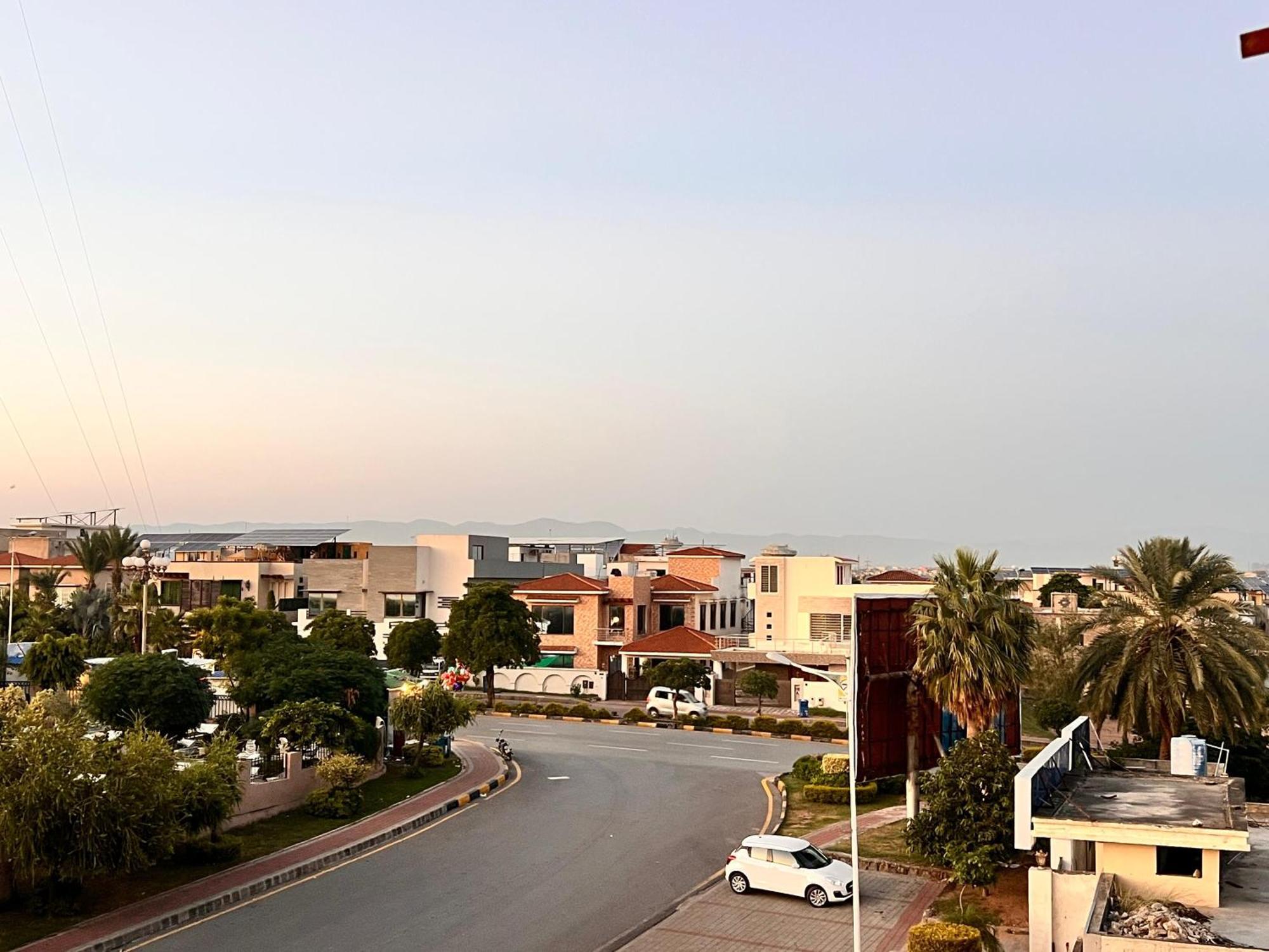 Comfortable Rental Apartments In Bahria Town Rawalpindi Esterno foto