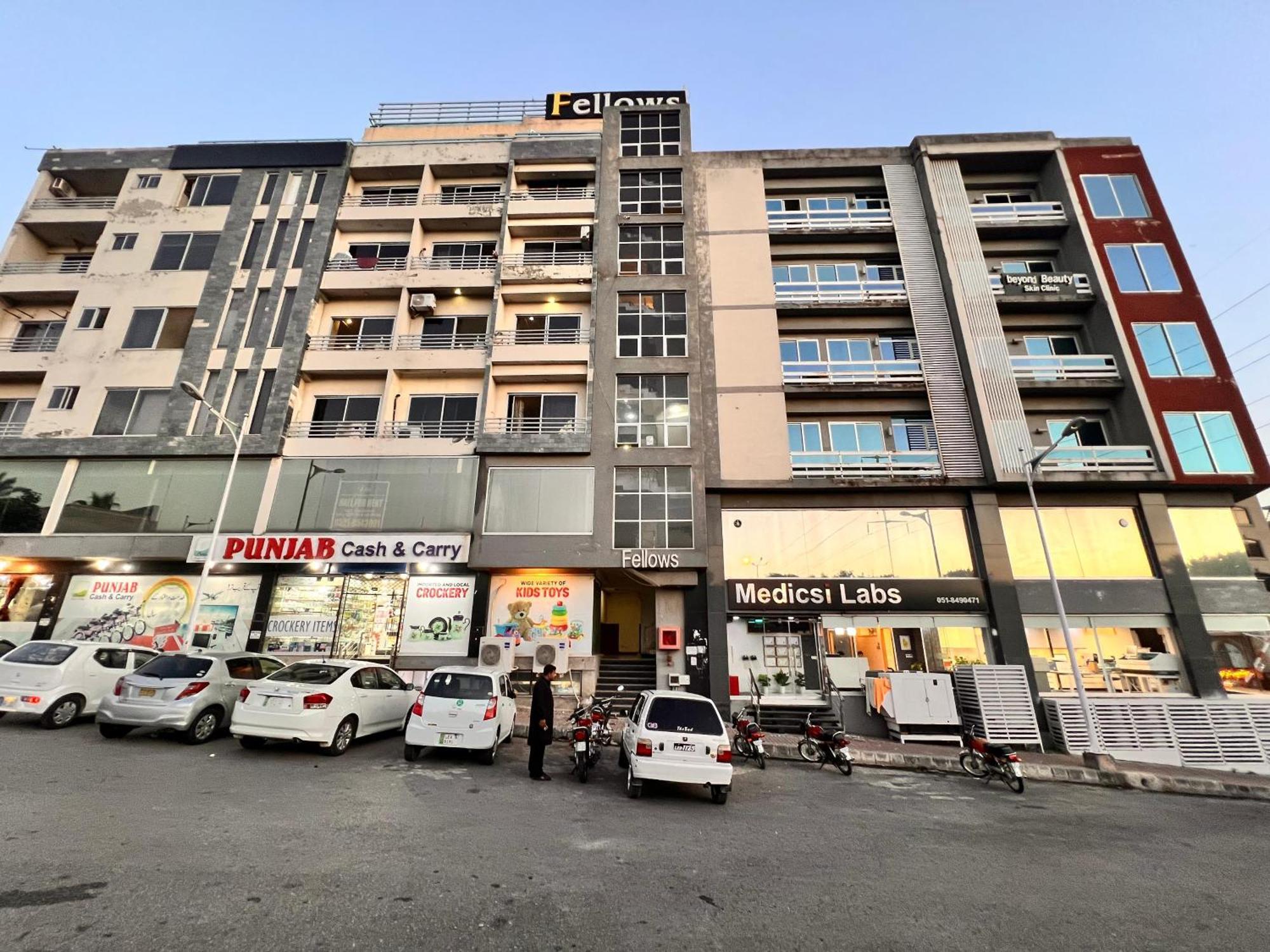 Comfortable Rental Apartments In Bahria Town Rawalpindi Esterno foto