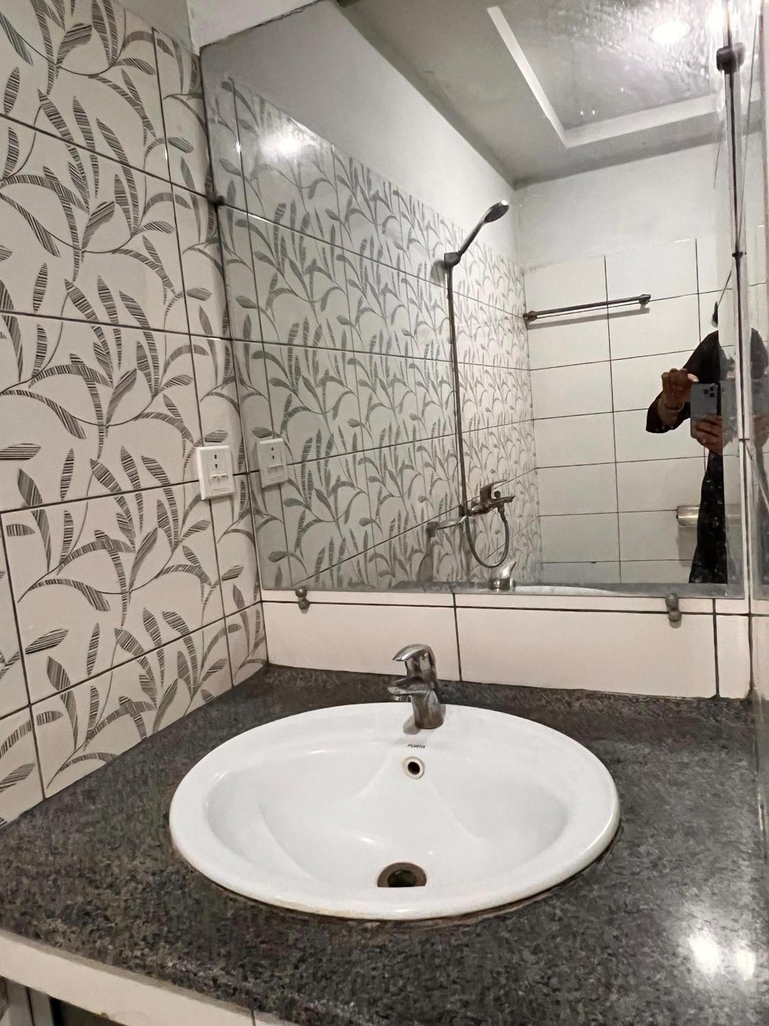 Comfortable Rental Apartments In Bahria Town Rawalpindi Esterno foto